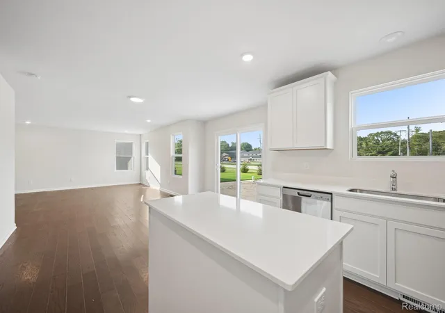 Photo 4 of Single family home for sale at 34398 Sandpiper Ct, New Baltimore, MI 48047 | MLS# 20261034357 | Listing updated on 2026-10-19