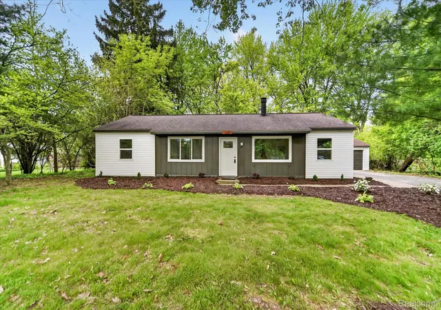 Photo 3 of Single family home for sale at 1609 Gilcrest Ave, East Lansing, MI 48823 | MLS# 20261035182 | Listing updated on 2026-09-03