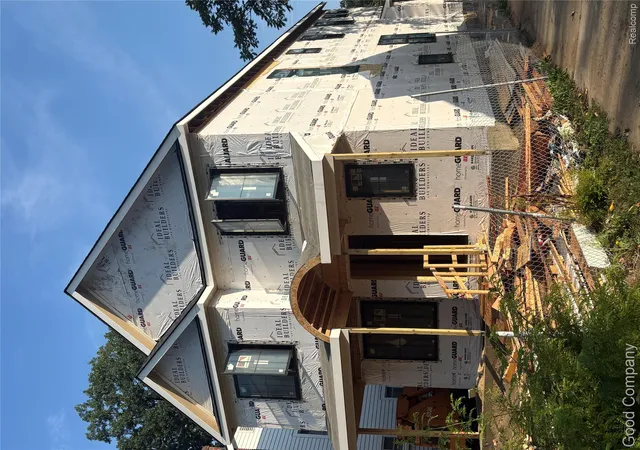 Photo 3 of Single family home for sale at 519 E Farnum Ave, Royal Oak, MI 48067 | MLS# 20261035246 | Listing updated on 2026-09-18