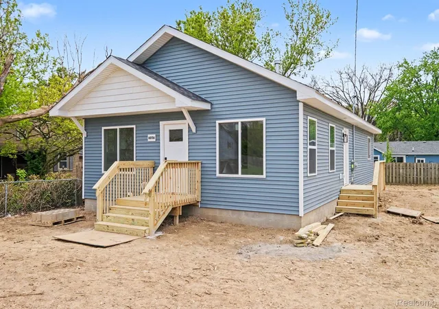 Photo 3 of Single family home for sale at 6056 Pearl St, Burton, MI 48509 | MLS# 20261035311 | Listing updated on 2026-09-09