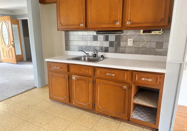 Photo 3 of Single family home for sale at 19910 Parkside St, Saint Clair Shores, MI 48080 | MLS# 58050207959 | Listing updated on 2026-10-15