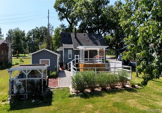 Photo 2 of Single family home for sale at 22827 Meridian Rd, Grosse Ile, MI 48138 | MLS# 20261036223 | Listing updated on 2026-09-27