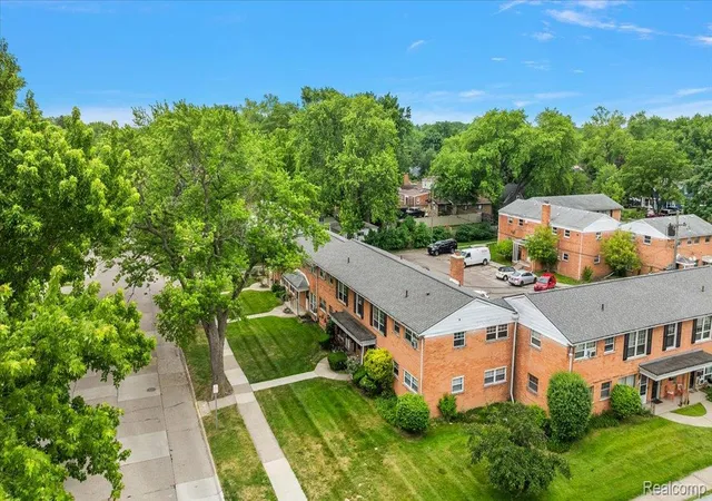 Photo 1 of Condo for sale at 3211 Benjamin Ave #13, Royal Oak, MI 48073 | MLS# 20261036244 | Listing updated on 2026-09-09