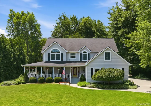Photo 3 of Single family home for sale at 3837 Spartan Dr, Fort Gratiot, MI 48059 | MLS# 20261036377 | Listing updated on 2026-09-11