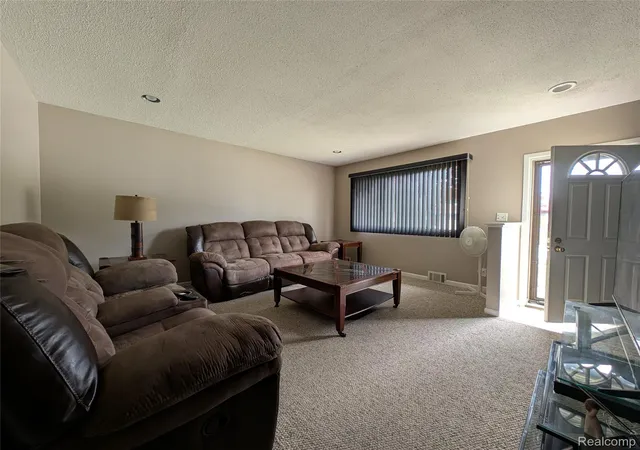 Photo 3 of Single family home for sale at 16318 Wellington Ave, Roseville, MI 48066 | MLS# 20261036724 | Listing updated on 2026-09-01