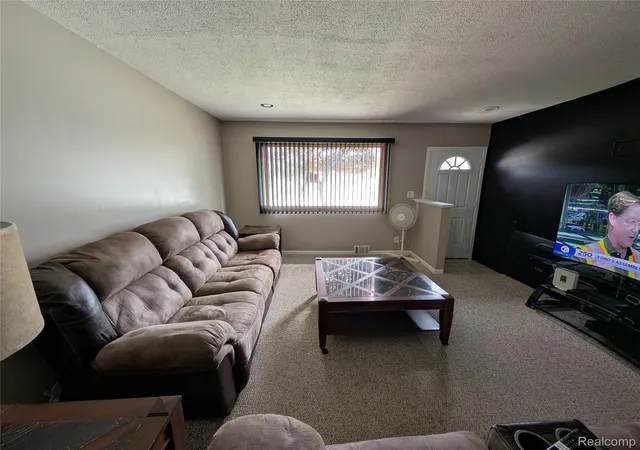 Photo 4 of Single family home for sale at 16318 Wellington Ave, Roseville, MI 48066 | MLS# 20261036724 | Listing updated on 2026-09-01