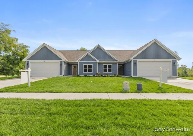 Listing Photo 4 - Condo for sale in building located at 748 Noble Dr, Belding, MI 48809