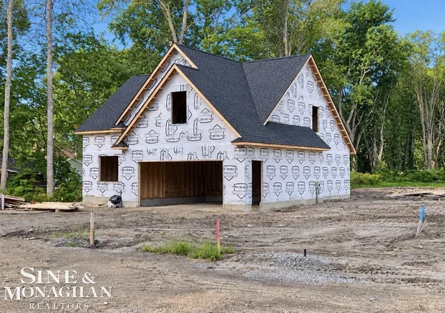 Photo 2 of Single family home for sale at 1825 State St, Algonac, MI 48001 | MLS# 58050208500 | Listing updated on 2026-09-11