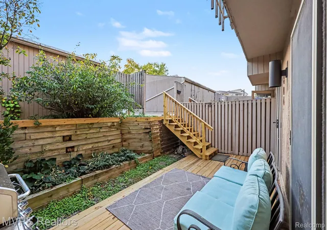 Photo 3 of Condo for sale at 804 Oak Brk Ridge Dr #149, Rochester, MI 48307 | MLS# 20261037598 | Listing updated on 2026-10-26