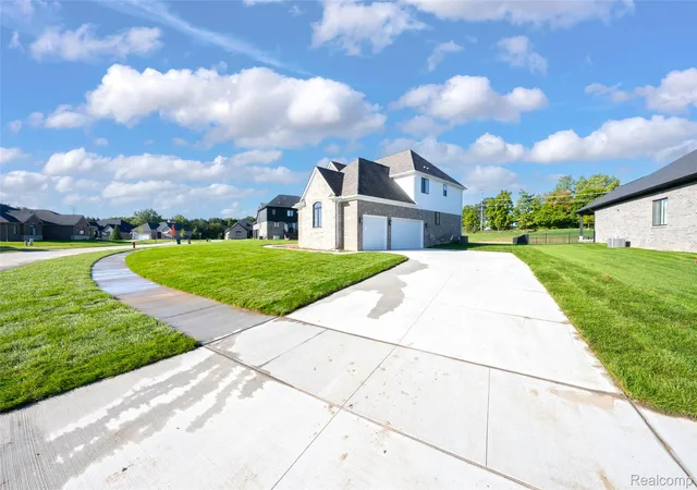 Photo 3 of Single family home for sale at 710 Marlayna Dr, Oxford, MI 48371 | MLS# 20261037651 | Listing updated on 2026-10-19