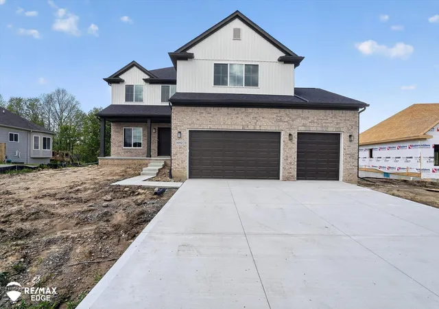 Photo 1 of Sale Pending at 8080 Peninsula Cir, Grand Blanc, MI 48439 | MLS# 5050208899 | Listing updated on 2026-09-09