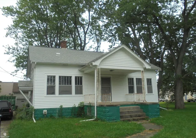 Photo 2 of Single family home for sale at 35080 Hengesbach Dr, Clinton Township, MI 48035 | MLS# 58050209219 | Listing updated on 2026-10-05
