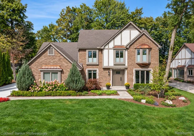 Photo 1 of Sale Pending at 1414 Bradbury Dr, Troy, MI 48098 | MLS# 20261039099 | Listing updated on 2026-10-06
