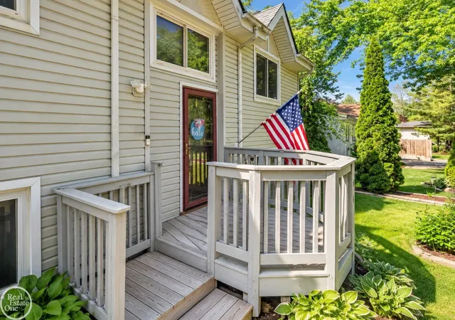 Photo 3 of Single family home for sale at 1136 Miller Rd, Lake Orion, MI 48362 | MLS# 58050209379 | Listing updated on 2026-09-11