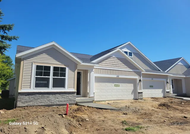 Photo 1 of Condo for sale at 325 Round Hl Rd, Kalamazoo, MI 49009 | MLS# 66026025690 | Listing updated on 2026-09-11
