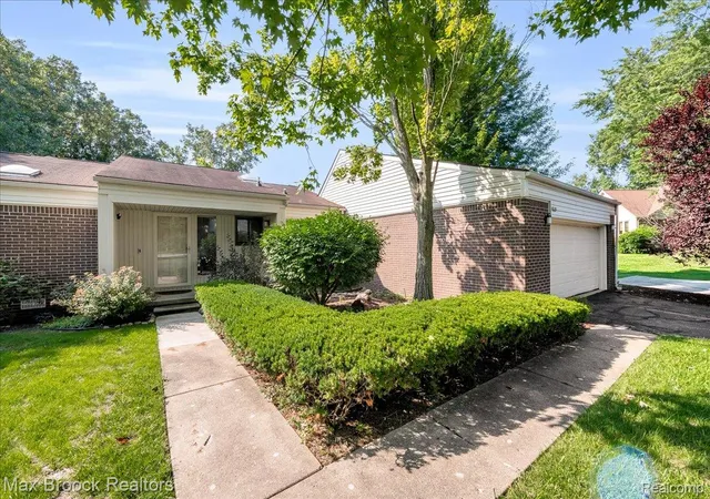 Photo 1 of Condo for sale at 5229 Simpson Lake Rd, West Bloomfield, MI 48323 | MLS# 20261039965 | Listing updated on 2026-09-13