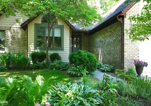 Photo 1 of Single family home for sale at 6440 Benoit Rd, Clay, MI 48001 | MLS# 58050209921 | Listing updated on 2026-09-11