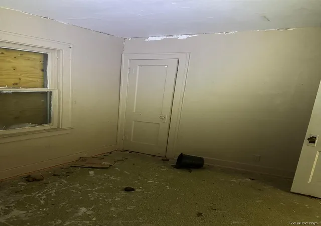 Photo 2 of Single family home for sale at 722 E Ridgeway Ave, Flint, MI 48505 | MLS# 20261040709 | Listing updated on 2026-09-13