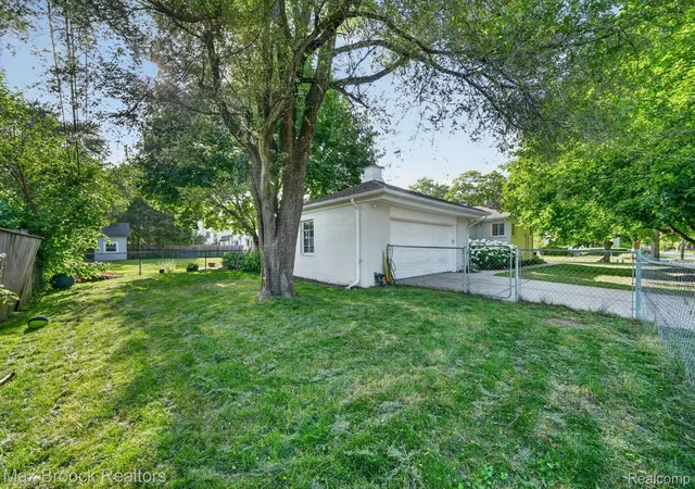 Photo 44 of Single family home for sale at 1124 E Windemere Ave, Royal Oak, MI 48073 | MLS# 20261041398 | Listing updated on 2026-09-15