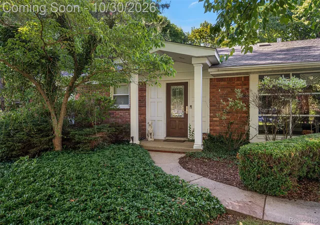 Photo 1 of Single family home for sale at 5504 Westwood Ln, Bloomfield Hills, MI 48301 | MLS# 20261041865 | Listing updated on 2026-10-30