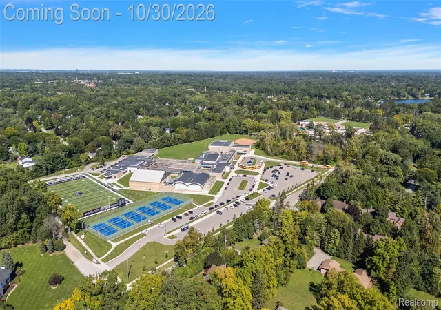 Photo 3 of Single family home for sale at 5504 Westwood Ln, Bloomfield Hills, MI 48301 | MLS# 20261041865 | Listing updated on 2026-10-30
