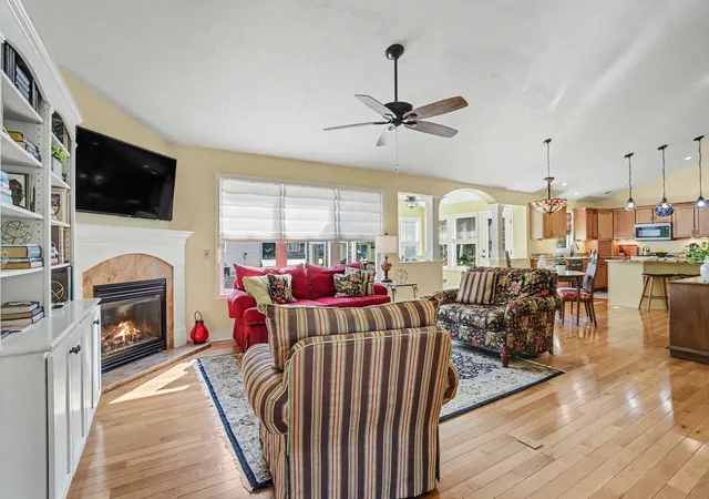 Listing Photo 2 - Condo for sale in building located at 9619 Tarpon Springs Dr, Portage, MI 49002