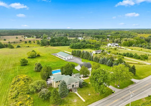 Photo 3 of Single family home for sale at 6801 Secor Rd, Traverse City, MI 49685 | MLS# 78080069362 | Listing updated on 2026-09-10