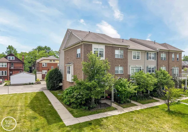 Condo for sale at 1048 Lakepointe St, GrossePointeParkCity_Wayne, MI 48230 | MLS# 58050210743