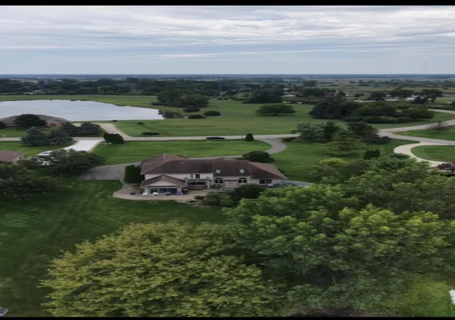 Photo 3 of Condo for sale at 9216 Mirage Lake Dr, Milan, MI 48160 | MLS# 81026028473 | Listing updated on 2026-09-01