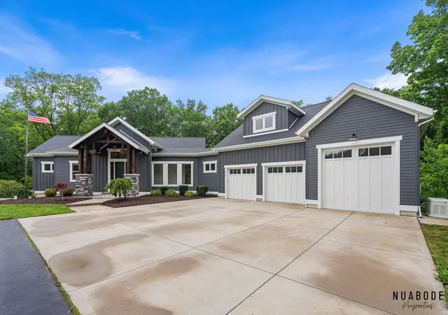 Photo 3 of Single family home for sale at 1497 10 Mile Rd NE, Comstock Park, MI 49321 | MLS# 65026028665 | Listing updated on 2026-09-10
