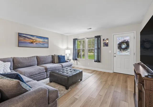 Photo 4 of Single family home for sale at 9643 Pattys Ln, Traverse City, MI 49684 | MLS# 78080069633 | Listing updated on 2026-09-09