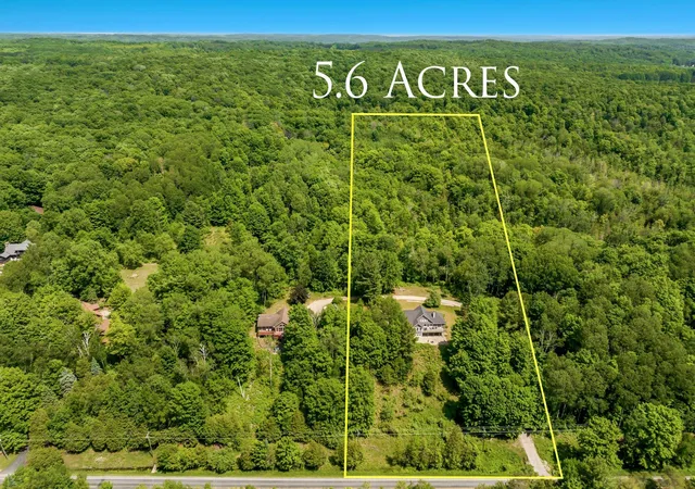 Photo 4 of Single family home for sale at 337 S E Torch Lake Dr, Bellaire, MI 49615 | MLS# 78080069715 | Listing updated on 2026-09-05