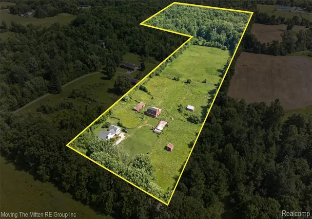 Photo 2 of Single family home for sale at 6390 Brookville Rd, South Lyon, MI 48178 | MLS# 20261045085 | Listing updated on 2026-09-08