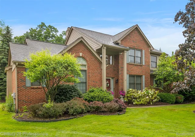 Photo 1 of Single family home for sale at 8117 Remington Ct, Clarkston, MI 48348 | MLS# 20261045152 | Listing updated on 2026-10-16