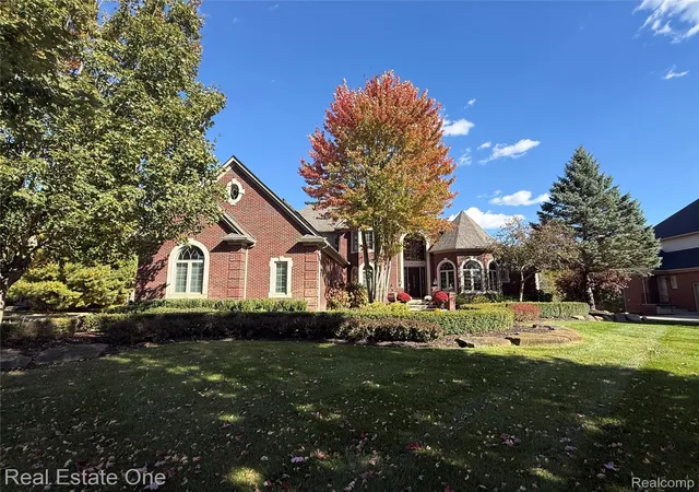 Photo 3 of Mansion for sale at 2737 Pebble Beach Dr, Oakland, MI 48363 | MLS# 20261045204 | Listing updated on 2026-10-08
