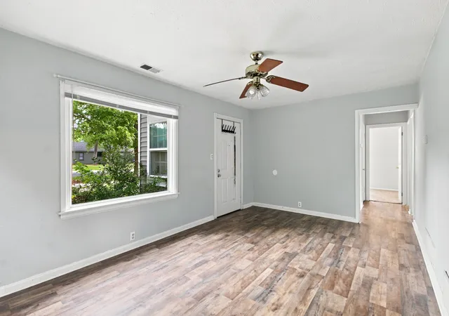 Photo 3 of Single family home for sale at 1826 Miller Dr, Niles, MI 49120 | MLS# 69026029730 | Listing updated on 2026-09-10