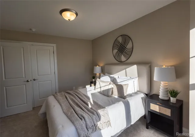 Listing Photo 4 - Condo for sale in building located at 370 Cyn Creek Ct, Howell, MI 48843 - Unit #19