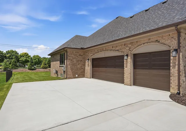Photo 3 of Single family home for sale at 55671 Bay Oaks Ct, Utica, MI 48315 | MLS# 58050212062 | Listing updated on 2026-09-11