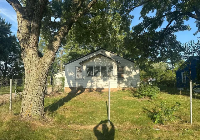 Photo 2 of Single family home for sale at 617 Gestner Rd, Benton Harbor, MI 49022 | MLS# 62026030805 | Listing updated on 2026-09-11