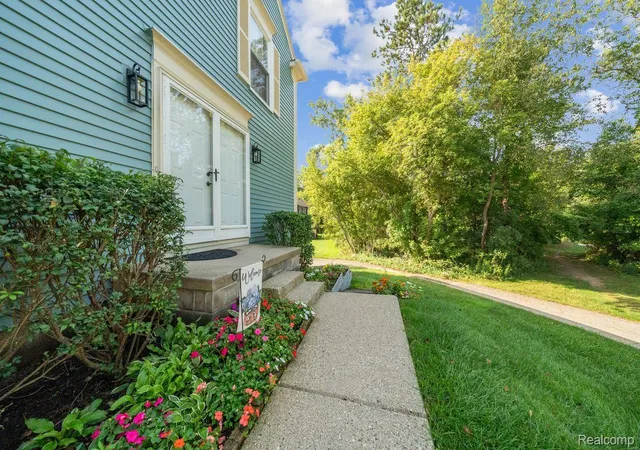 Photo 3 of Condo for sale at 1319 Wagon Wheel Ln, Rochester Hills, MI 48306 | MLS# 20261046910 | Listing updated on 2026-09-15