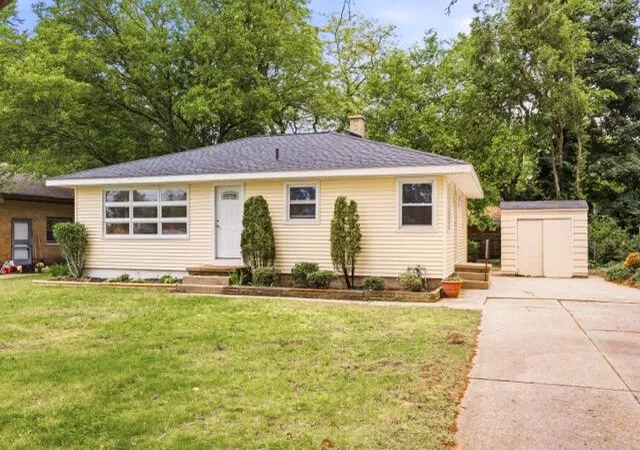 Photo 1 of Single family home for sale at 619 Fall St, Spring Lake, MI 49456 | MLS# 71026031095 | Listing updated on 2026-09-18