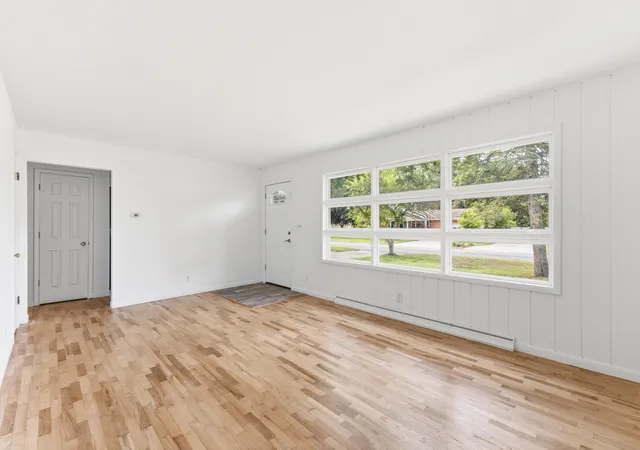 Photo 3 of Single family home for sale at 619 Fall St, Spring Lake, MI 49456 | MLS# 71026031095 | Listing updated on 2026-09-18