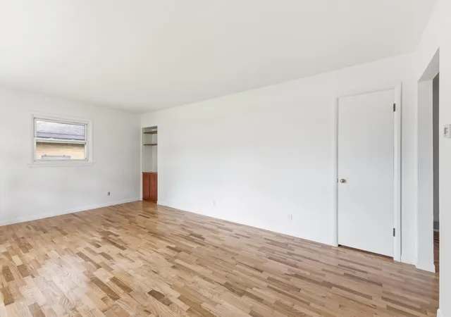 Photo 4 of Single family home for sale at 619 Fall St, Spring Lake, MI 49456 | MLS# 71026031095 | Listing updated on 2026-09-18