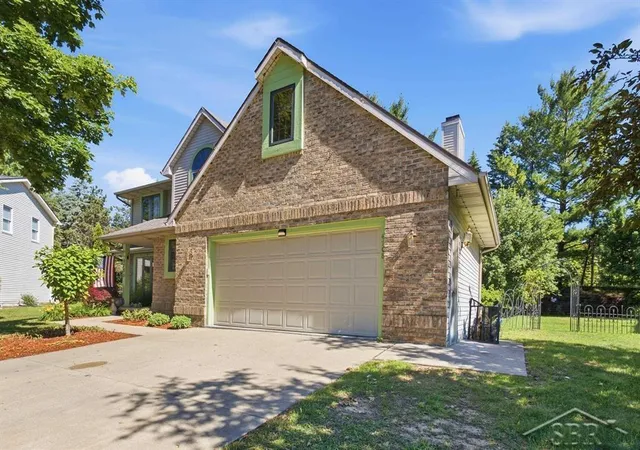 Photo 2 of Single family home for sale at 4708 N Trl Wood Cir, Midland, MI 48642 | MLS# 61050212381 | Listing updated on 2026-09-09