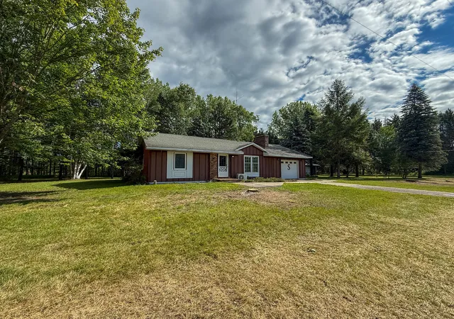 Photo 3 of Single family home for sale at 5070 W Sanborn Rd, Lake City, MI 49651 | MLS# 72026031167 | Listing updated on 2026-09-01