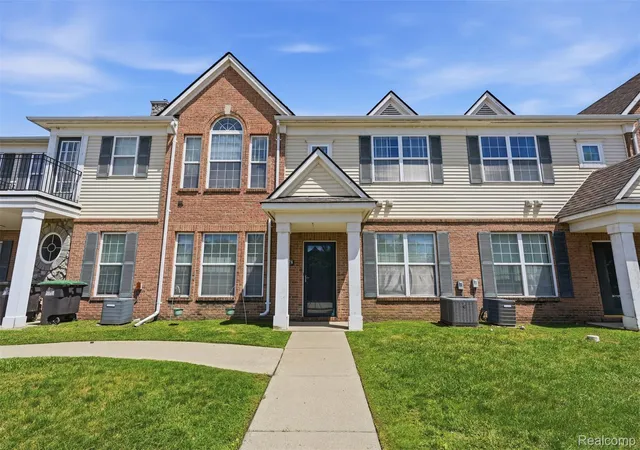 Listing Photo 2 - Condo for sale in building located at 23978 Northstone Vlg Dr, Taylor, MI 48180