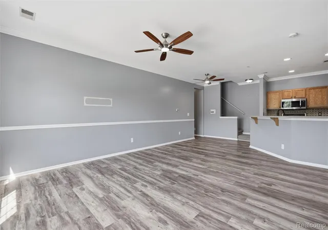 Listing Photo 3 - Condo for sale in building located at 23978 Northstone Vlg Dr, Taylor, MI 48180