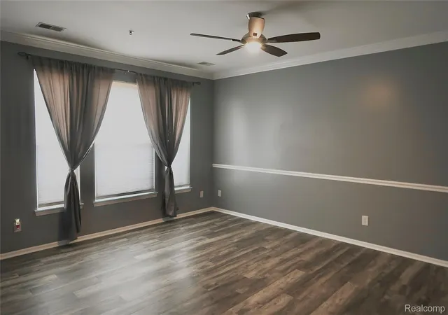 Listing Photo 4 - Condo for sale in building located at 23978 Northstone Vlg Dr, Taylor, MI 48180