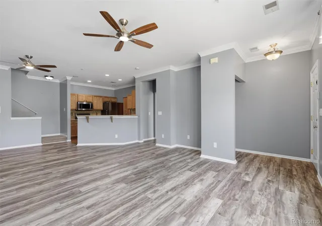 Listing Photo 5 - Condo for sale in building located at 23978 Northstone Vlg Dr, Taylor, MI 48180