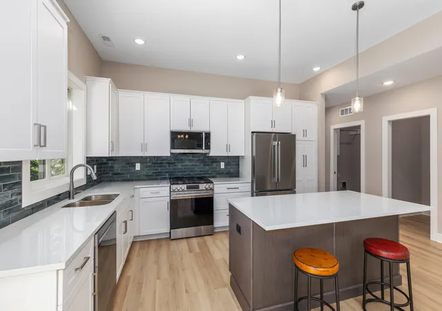 Listing Photo 4 - Condo for sale in building located at 1500 Poppy Pt Dr, Jenison, MI 49428